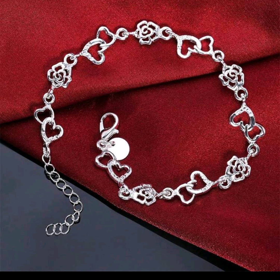 Elegant Silver Heart And Rose Bracelet 40$